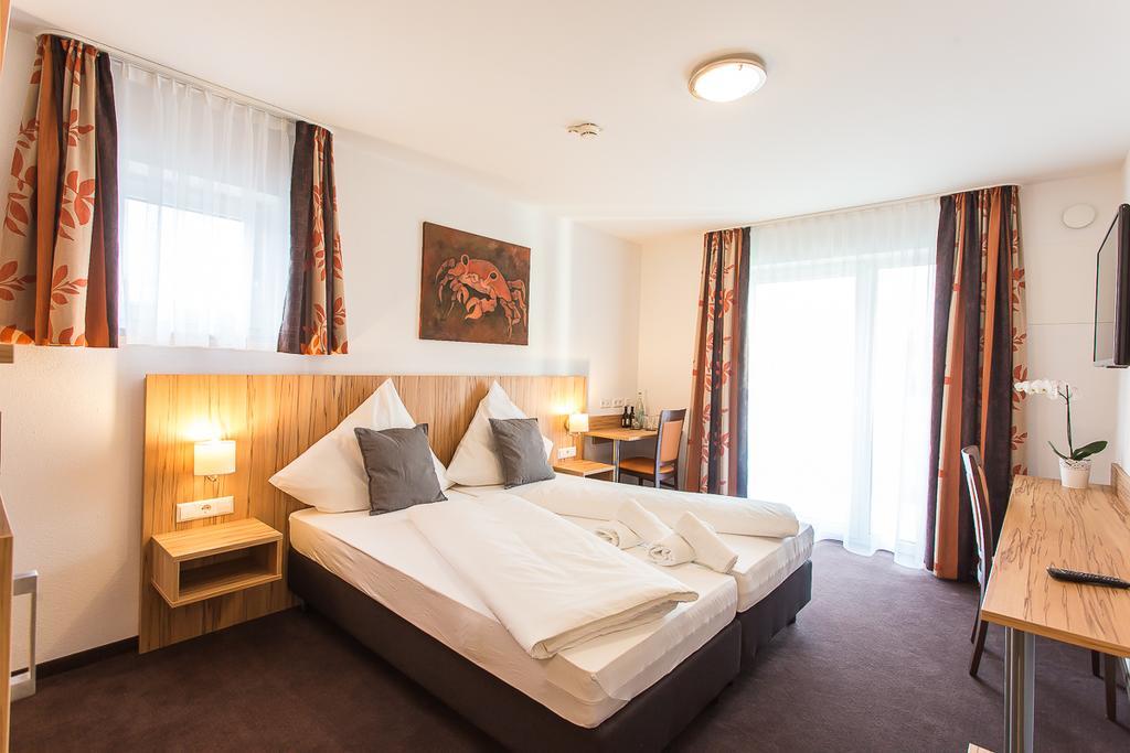 Апарт отель Schaefer Boardinghouse Грёбенцелль Экстерьер фото