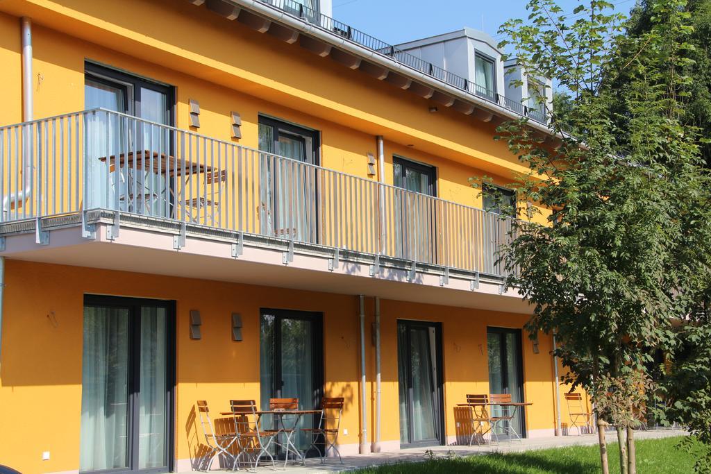 Апарт отель Schaefer Boardinghouse Грёбенцелль Экстерьер фото